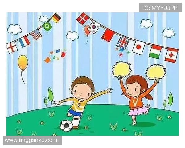 迷你版足球球星可爱化身 展现球场英姿与童真魅力