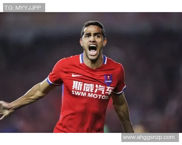 当今足球场上最值得关注的球星是谁 他是如何征服球迷与赛场的